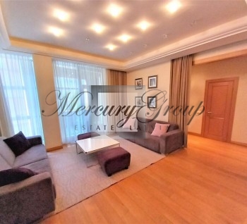 Spacious 2-bedroom apartment in Old Town