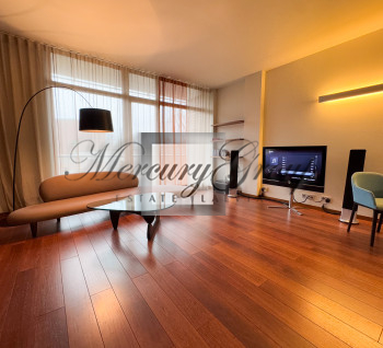 We offer a modern 2-room apartment with a designer renovation for rent