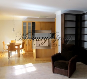 For rent 4 room apartment in Old Town