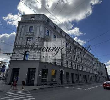 We offer commercial premises in a historical building in the very center of Riga