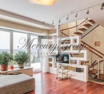 We are offering for rent 3 floor house in Sunisi.