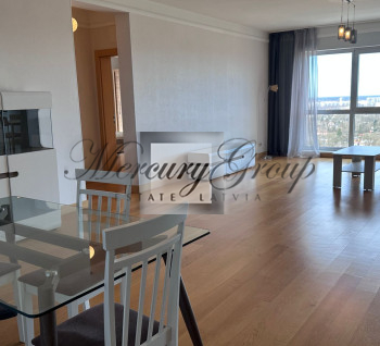 Spacious apartment with a stunning view.