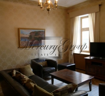 Spacious apartment located in the centre of Riga. Historical interior,...