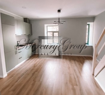 A three-room apartment is offered for rent.