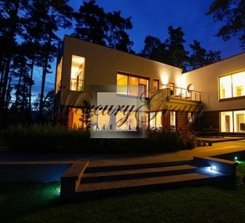 A luxury villa in silent part of Jurmala - Asari