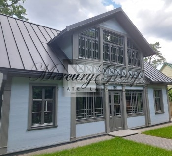 House in the center of Jurmala, 5 minutes walk from the sea