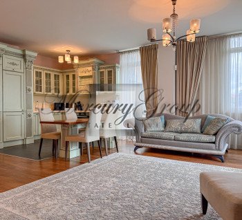 Cozy apartment with a stunning view of the park for rent in the new project in a city center