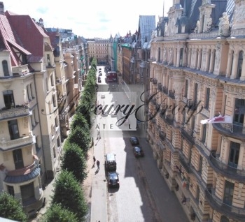 Spacious apartment for sale in the new project in Riga center