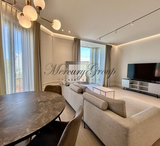 One of a kind premium apartment in the most de...