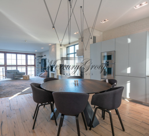 Exclusive villa with the river view in Riga