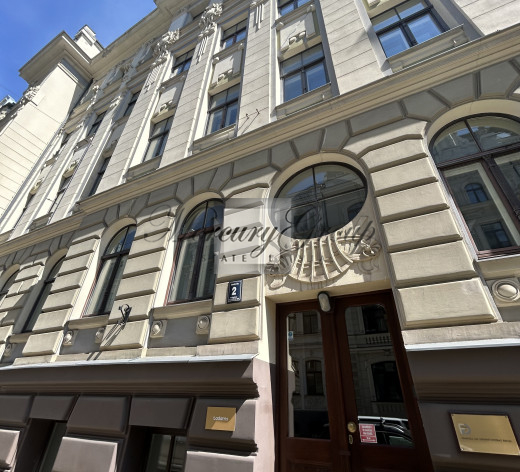 A stunning penthouse apartment with 3 bedrooms...